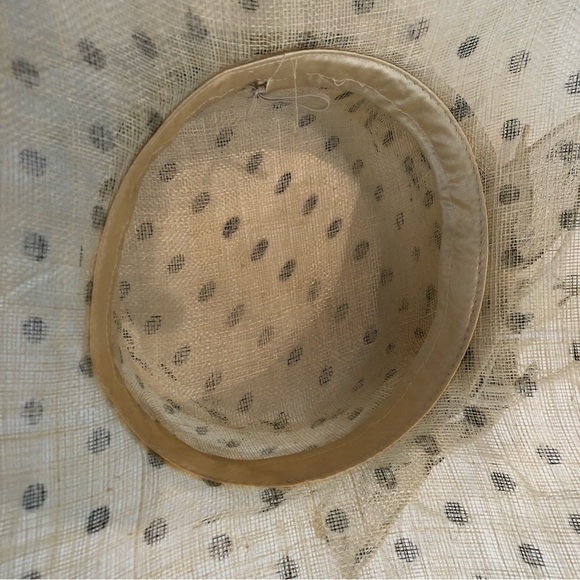 Polka Dot Straw Hat with 3D Flower - Picture 5 of 10